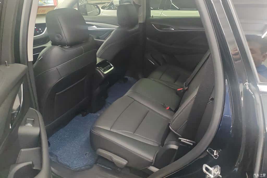Buick Enclave, 2023 11