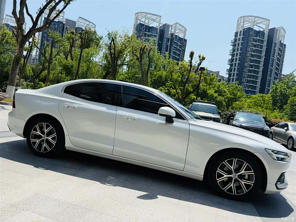 Volvo S60, 2023 2