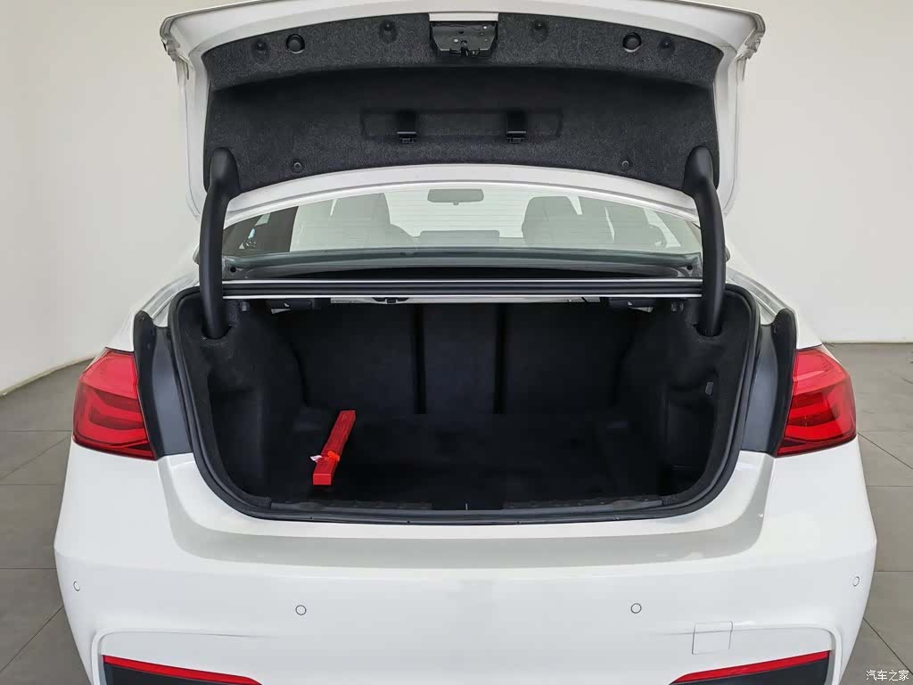 BMW 3 Series, 2018 16