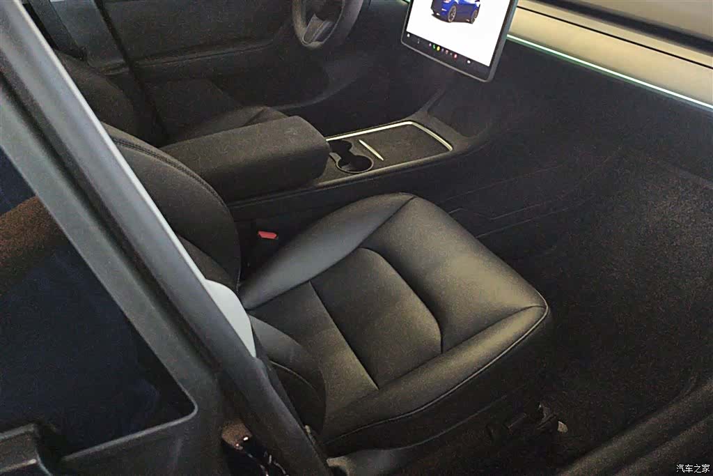 Tesla Model Y, 2024 8