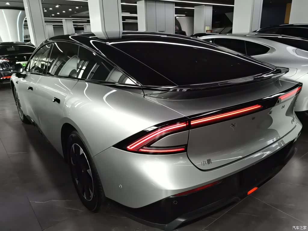 Xpeng P7, 2026 все фото