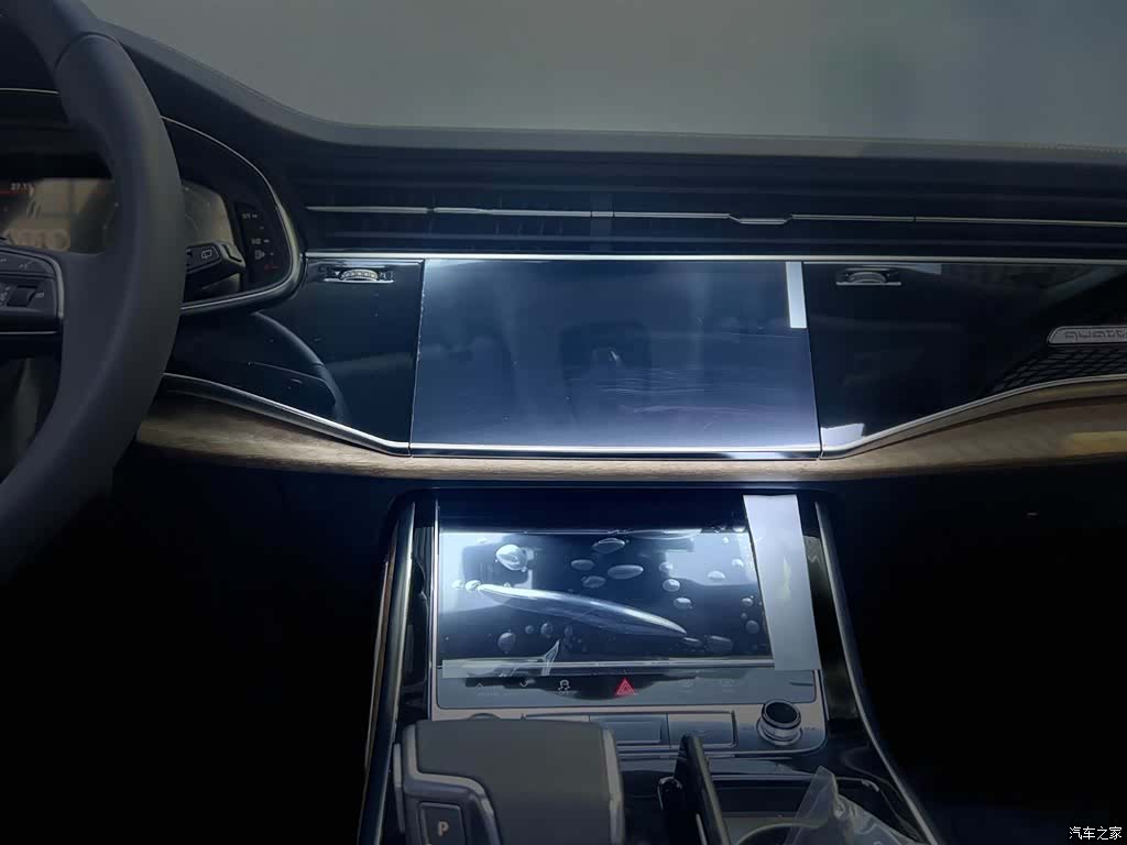 Audi Q7, 2024 9