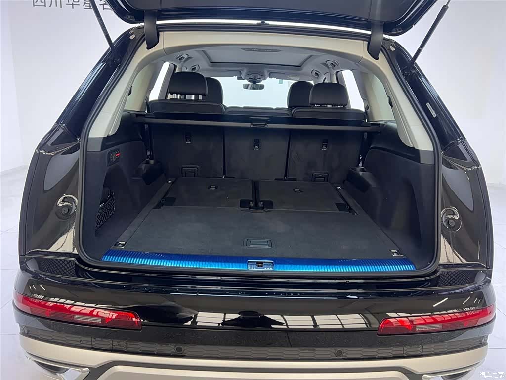 Audi Q7, 2024 6
