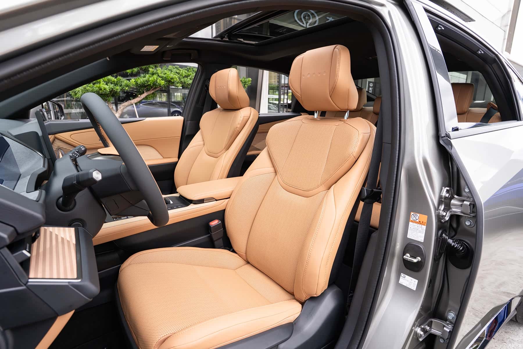 Lexus ES, 2026 11