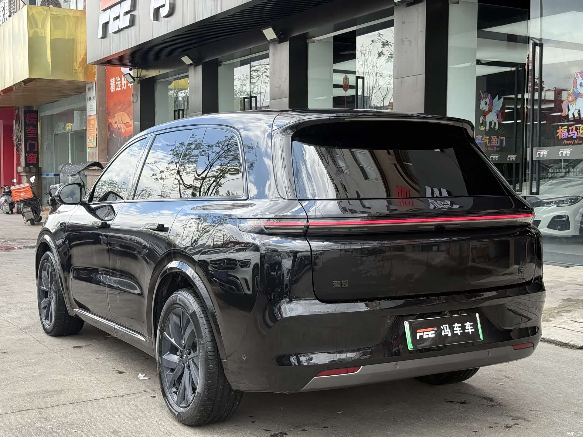 Li Auto L8, 2023 3