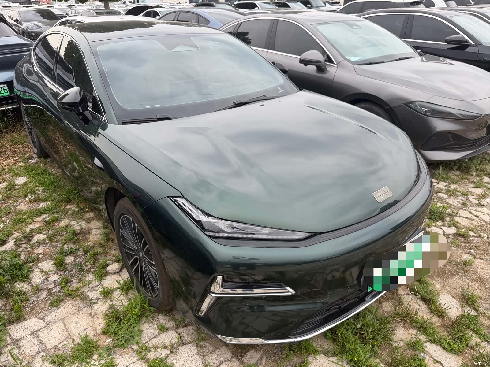 Geely 8, 2025 3