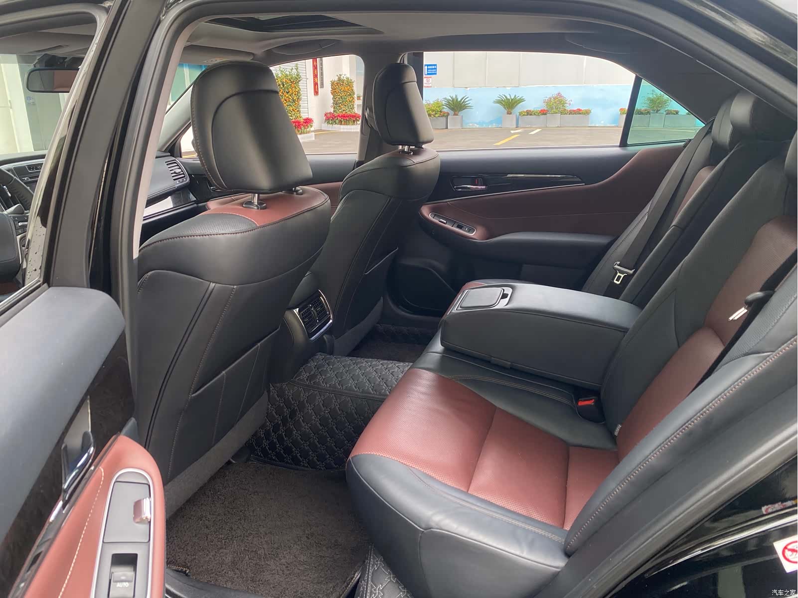 Toyota Crown, 2018 11