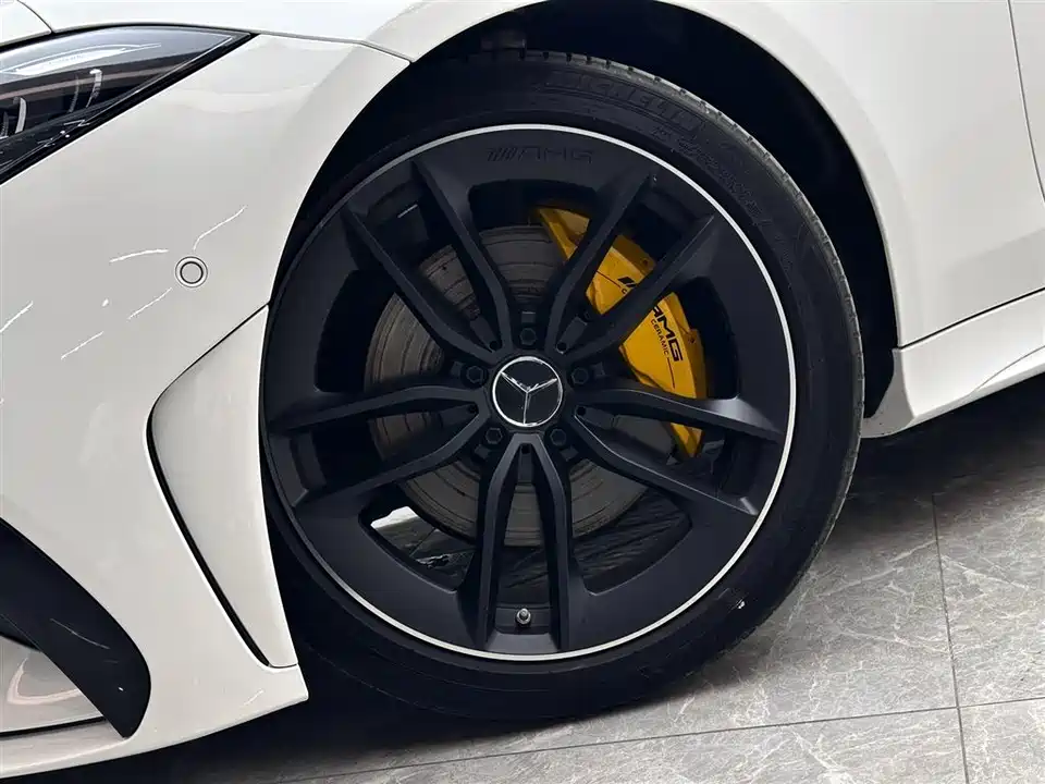 Mercedes-Benz CLS Mercedes-Benz CLS