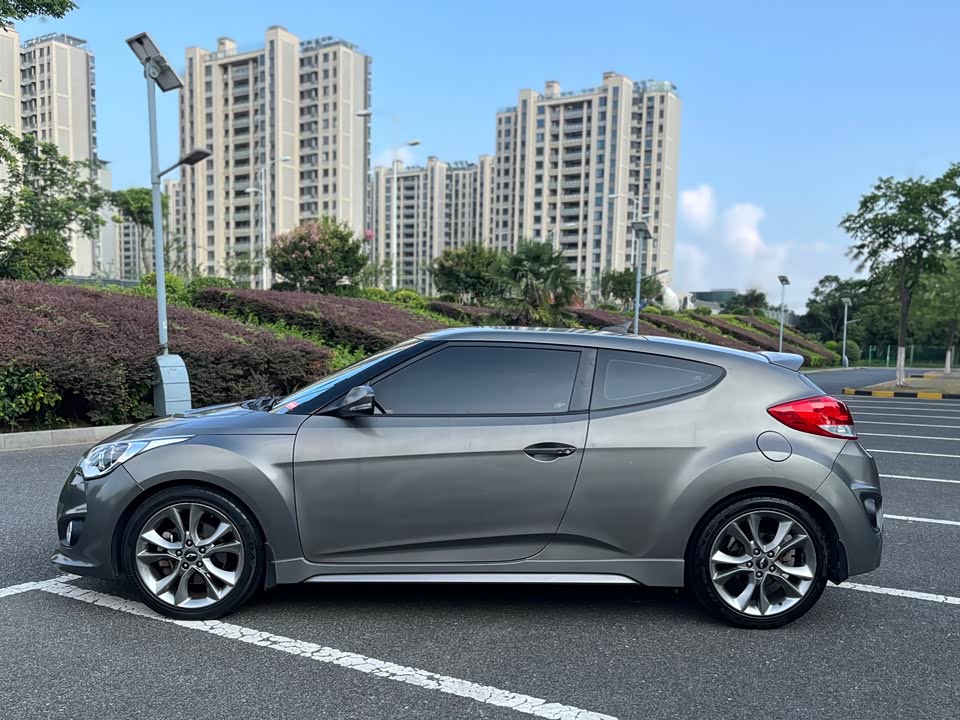 Hyundai Veloster