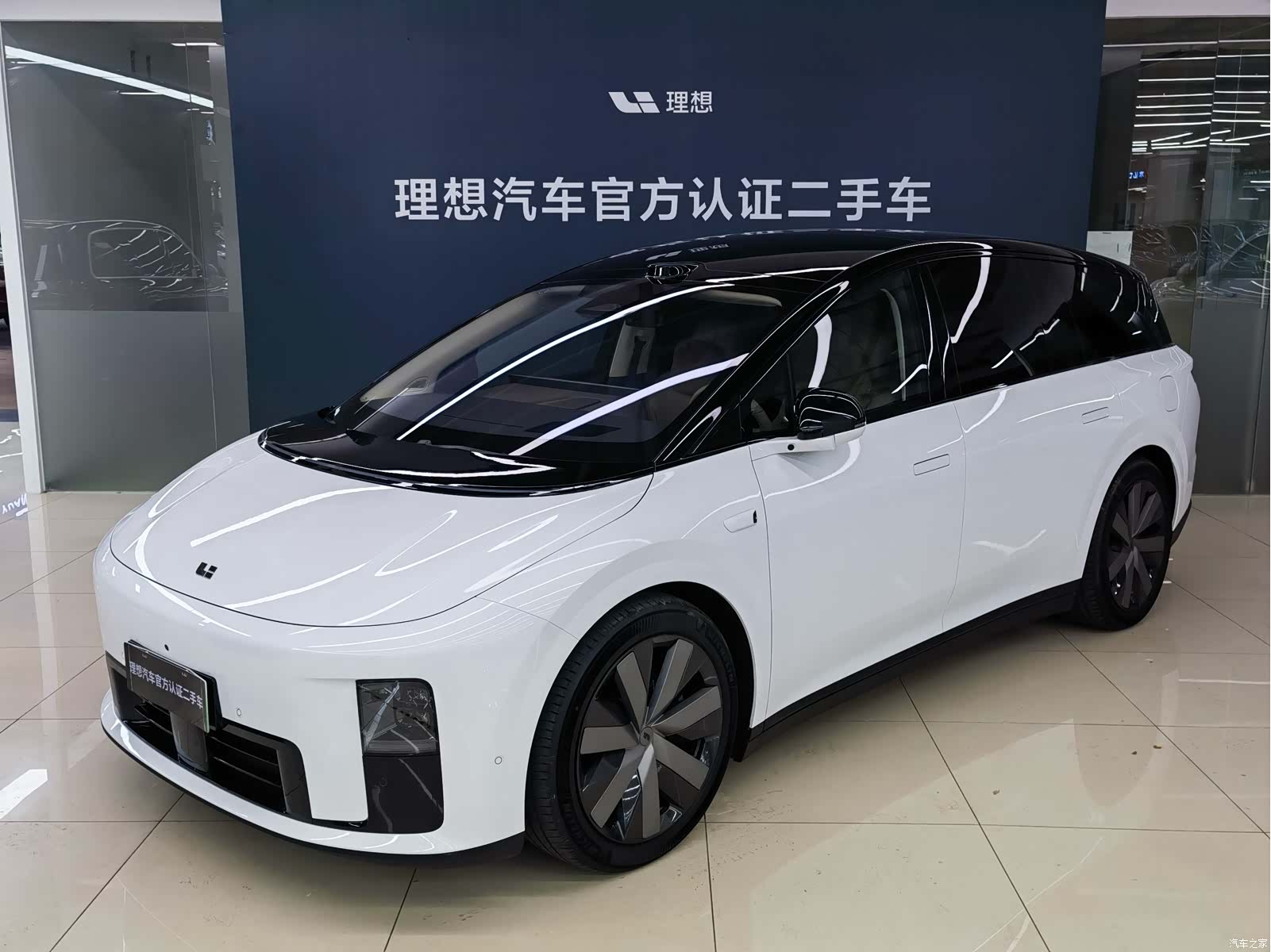 Li Auto i8, 2025 1