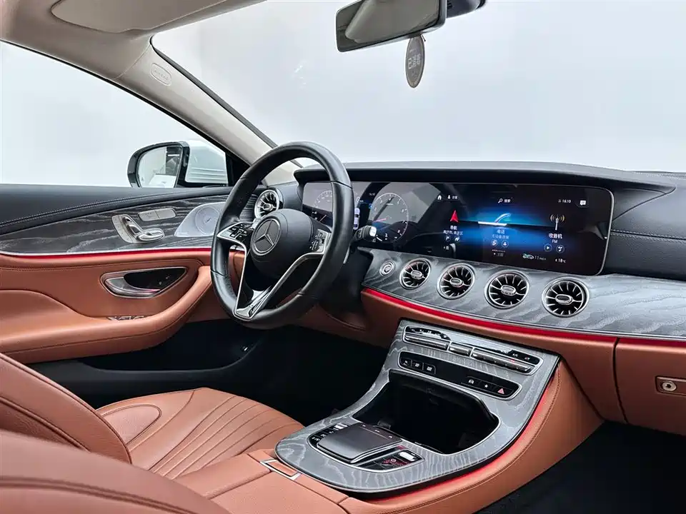 Mercedes-Benz CLS Mercedes-Benz CLS