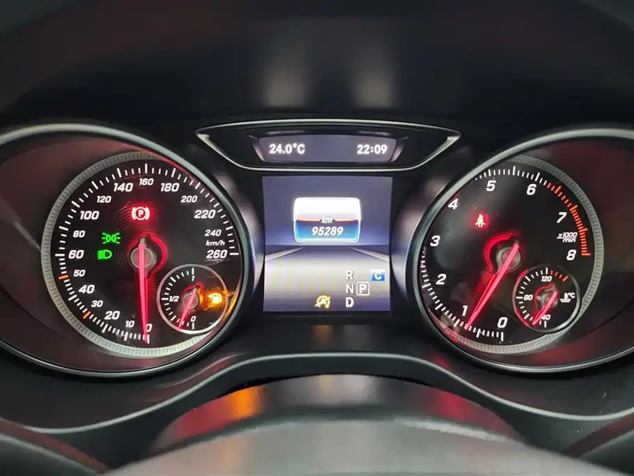 Mercedes-Benz GLA Mercedes-Benz GLA