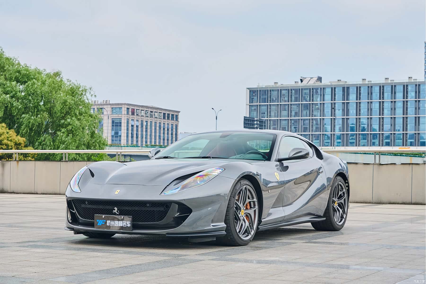 Ferrari 812