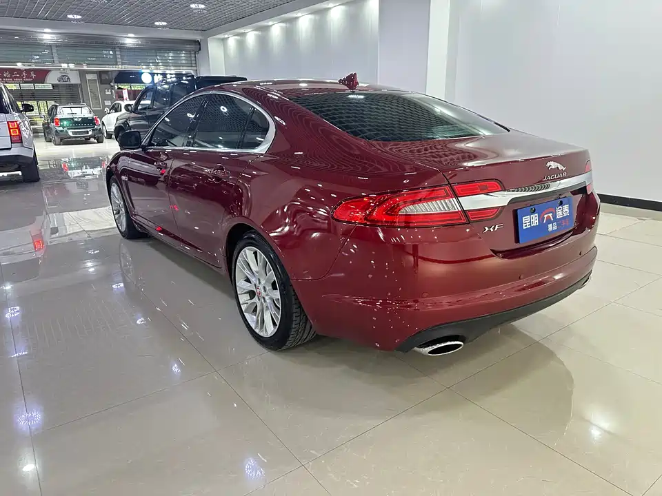 Jaguar XF
