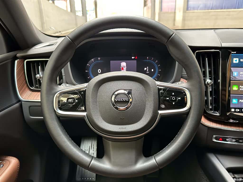 Volvo XC60, 2025 12
