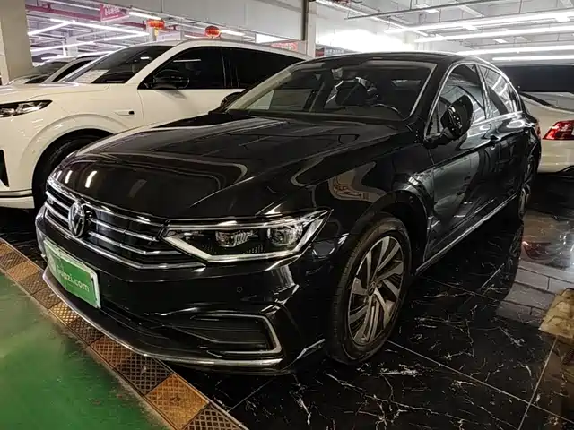 Volkswagen Magotan PHEV 2023 — купить из Китая под заказ