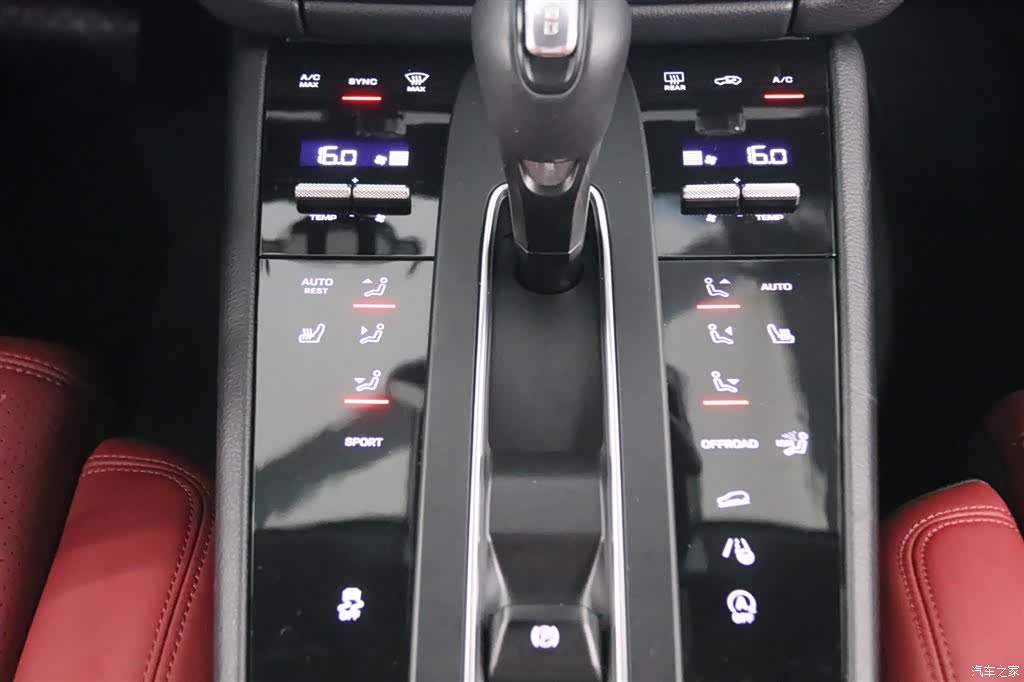 Porsche Macan, 2022 11