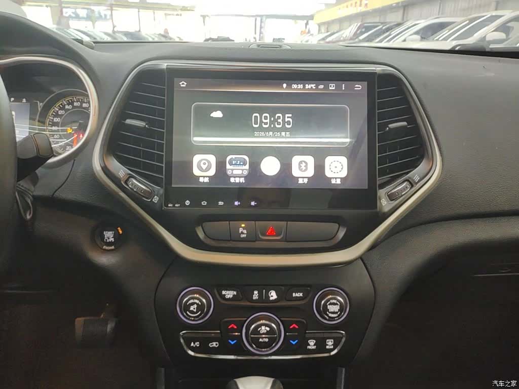 Jeep Cherokee, 2016 13