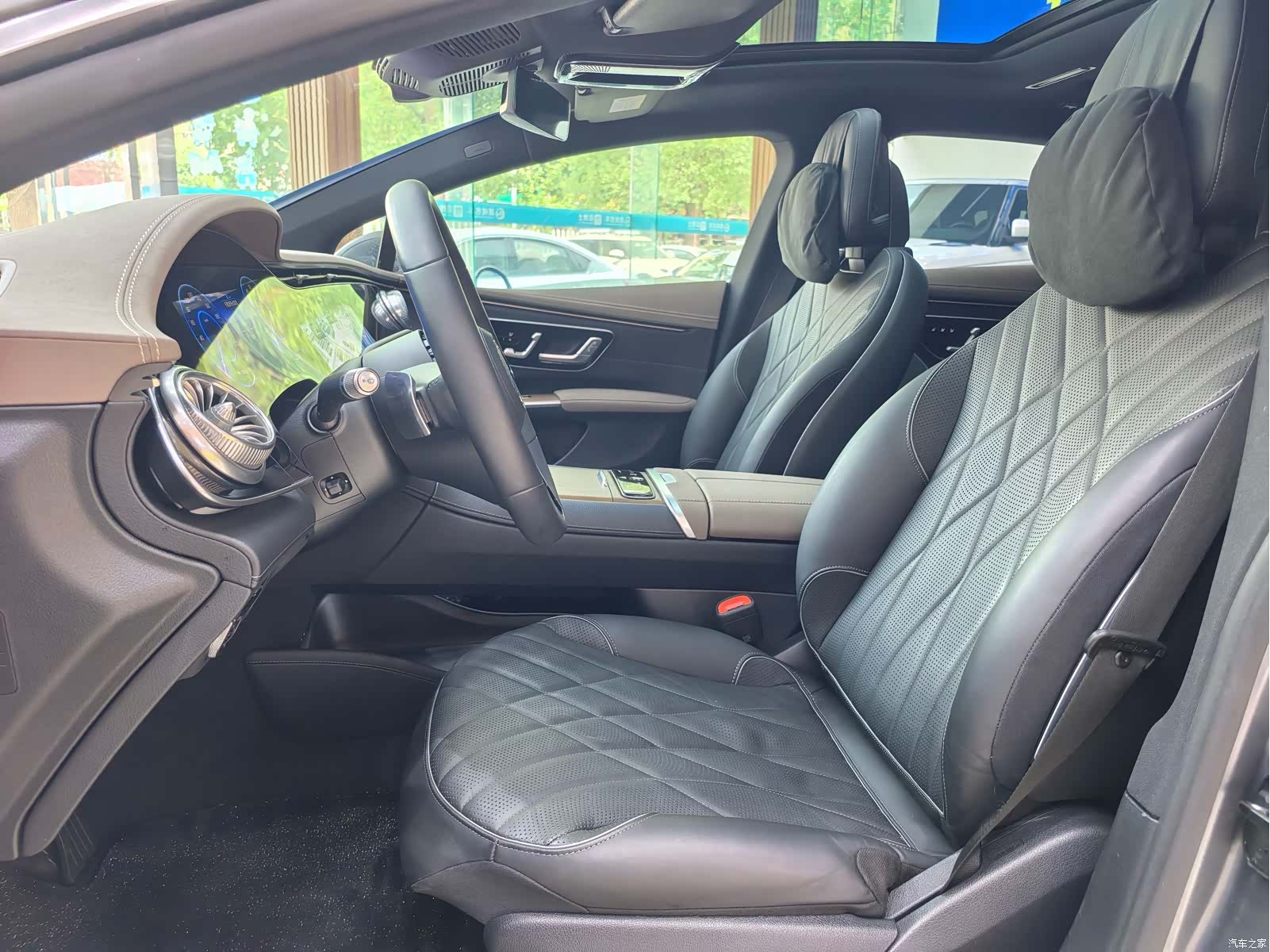Mercedes-Benz EQS, 2024 10