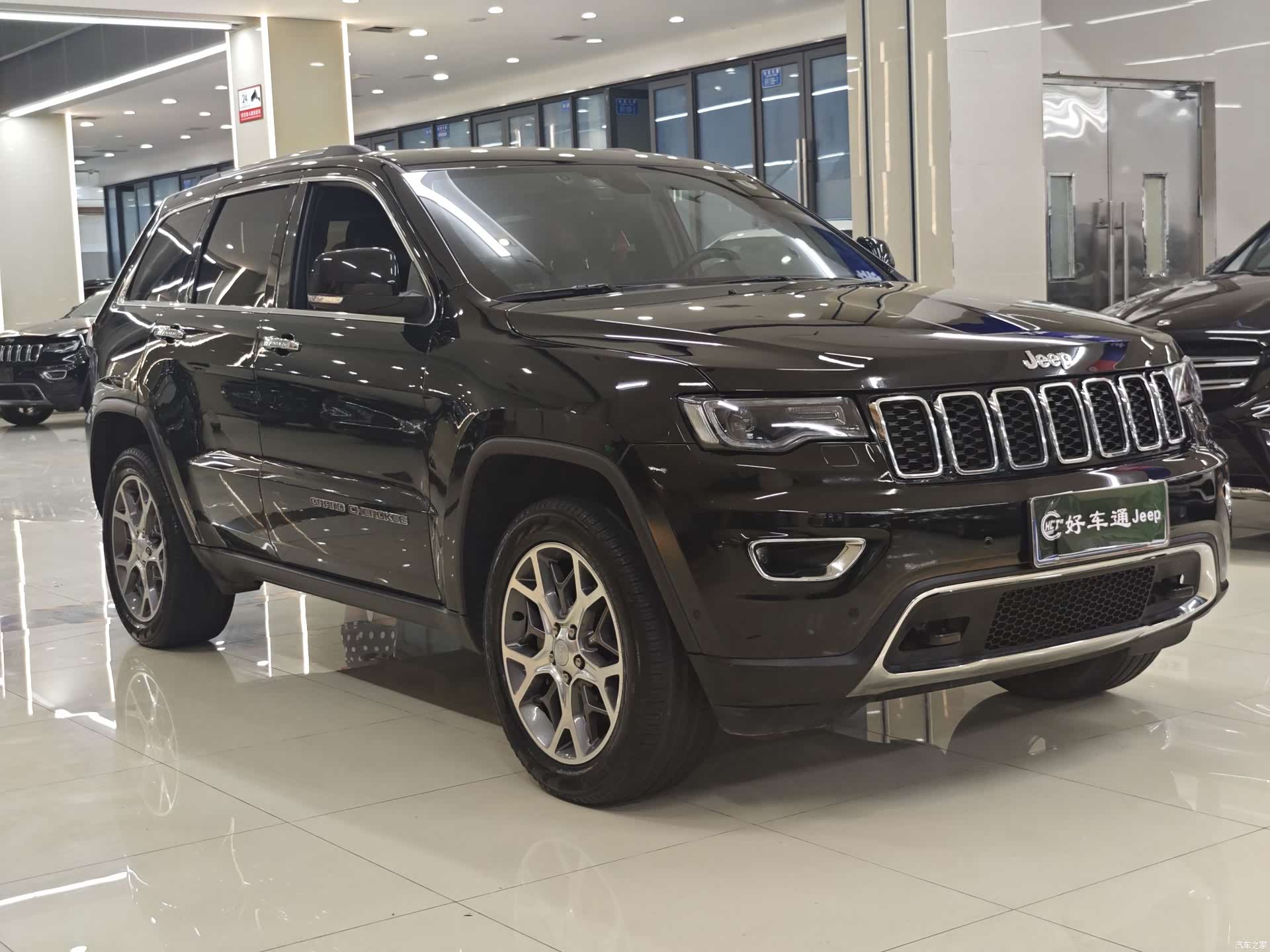 Jeep Grand Cherokee, 2021 3