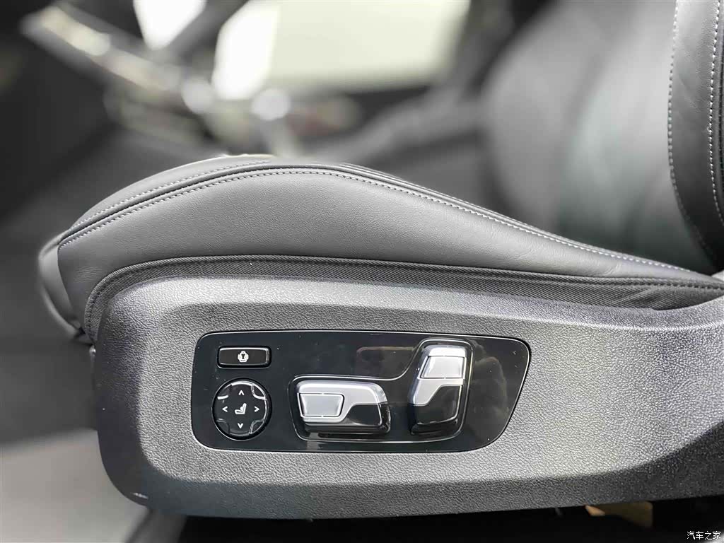 BMW XM, 2023 24
