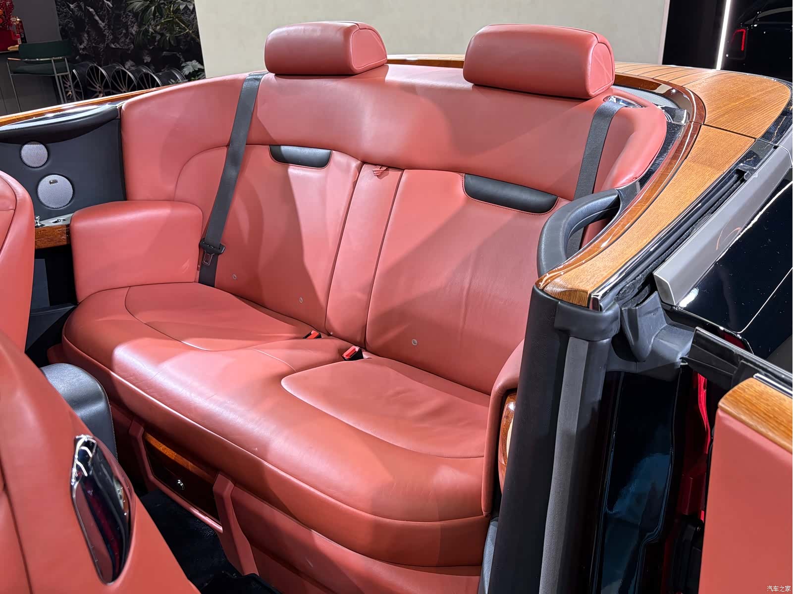 Rolls-Royce Phantom, 2009 25