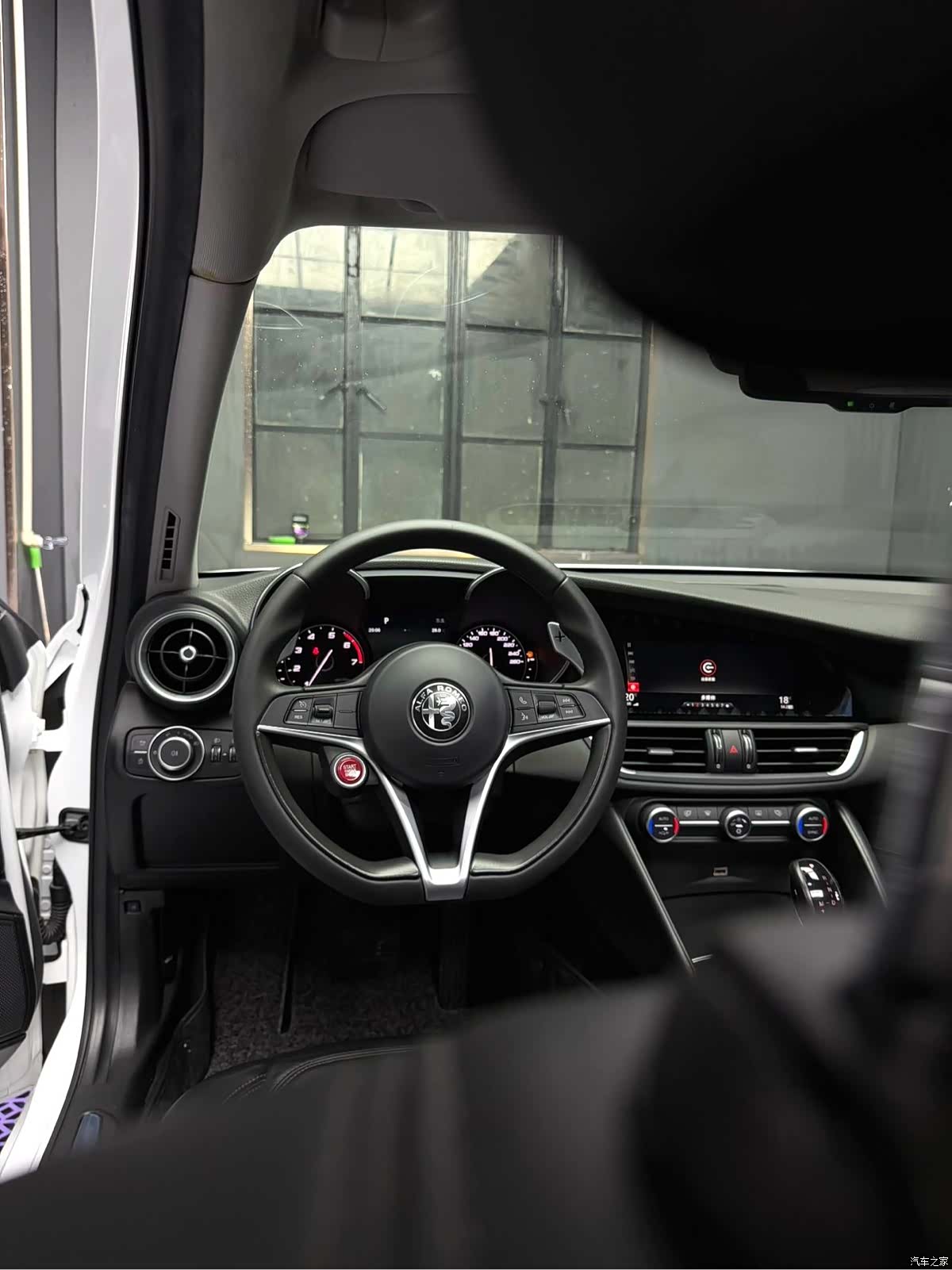 Alfa Romeo Giulia, 2017 все фото