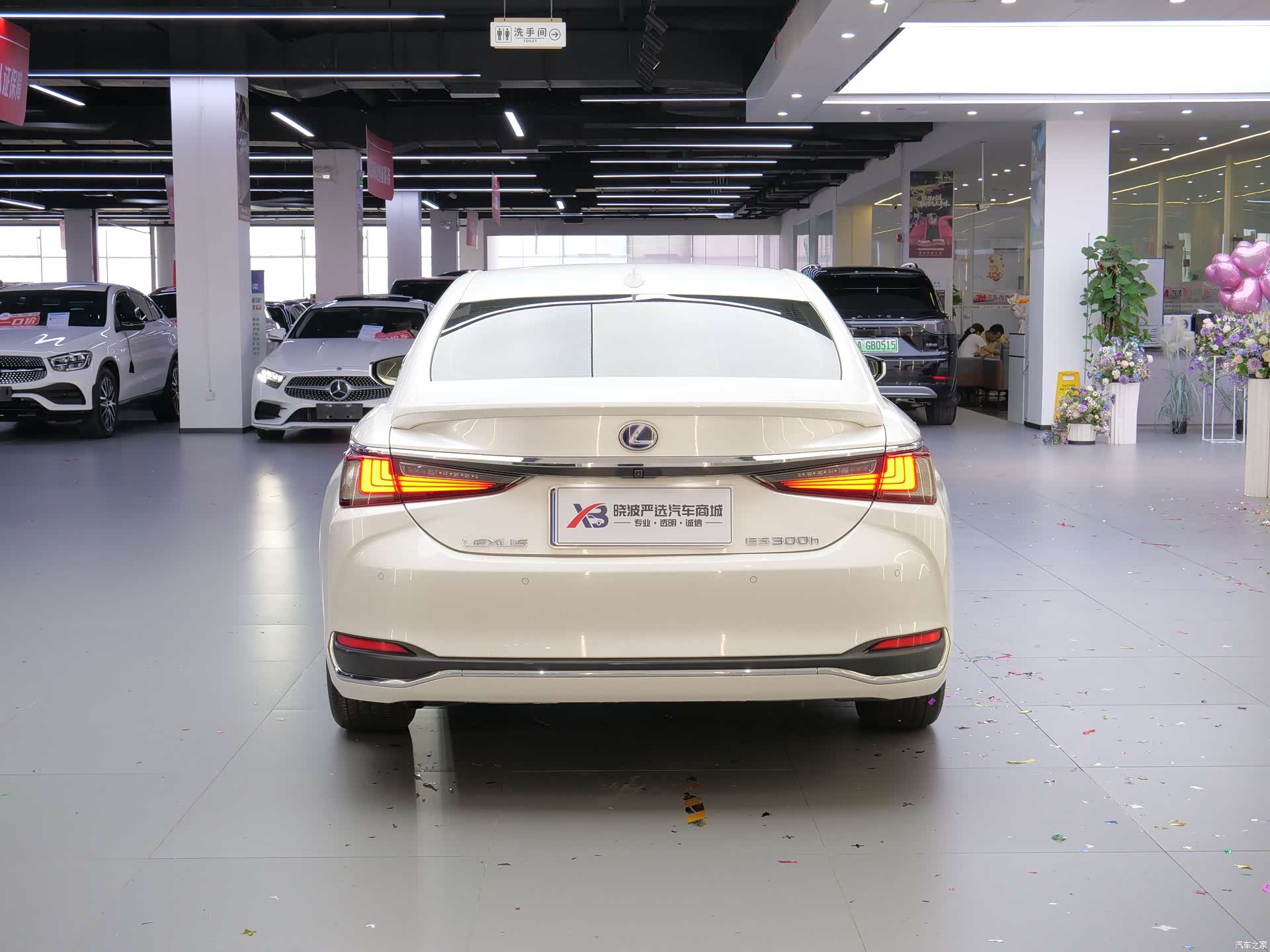 Lexus ES, 2021 все фото