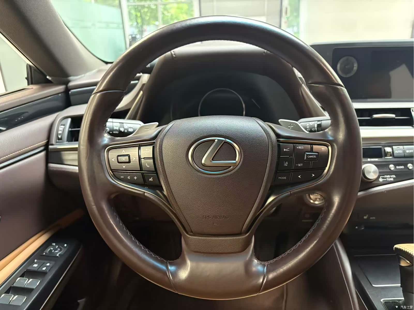 Lexus ES, 2021 27