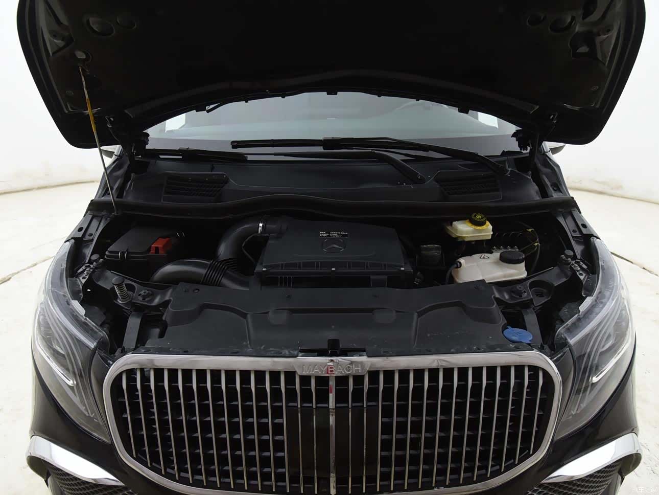 Mercedes-Benz 7, 2022 13