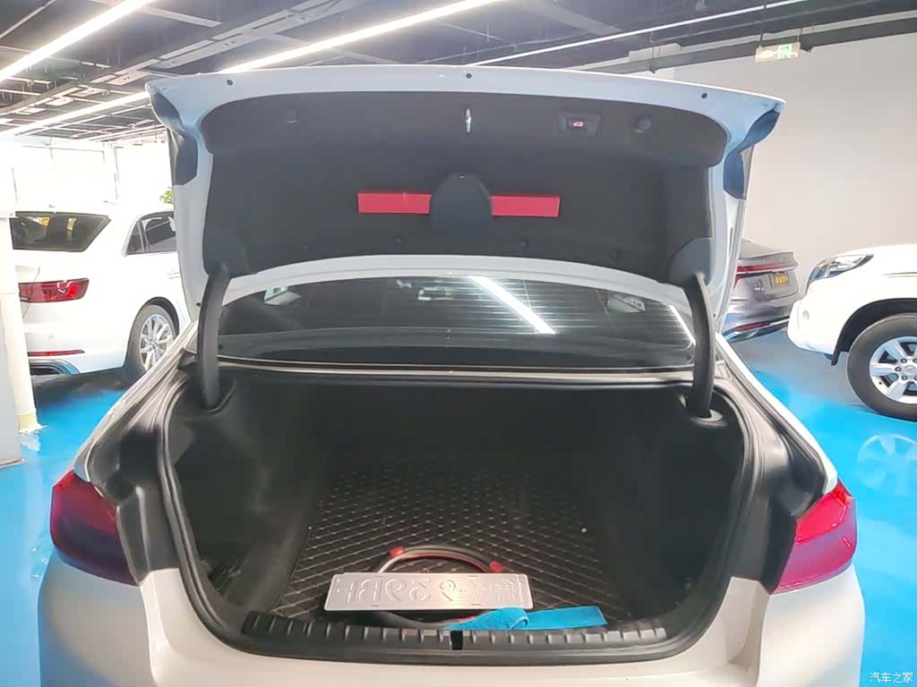 BMW 5 Series, 2019 19
