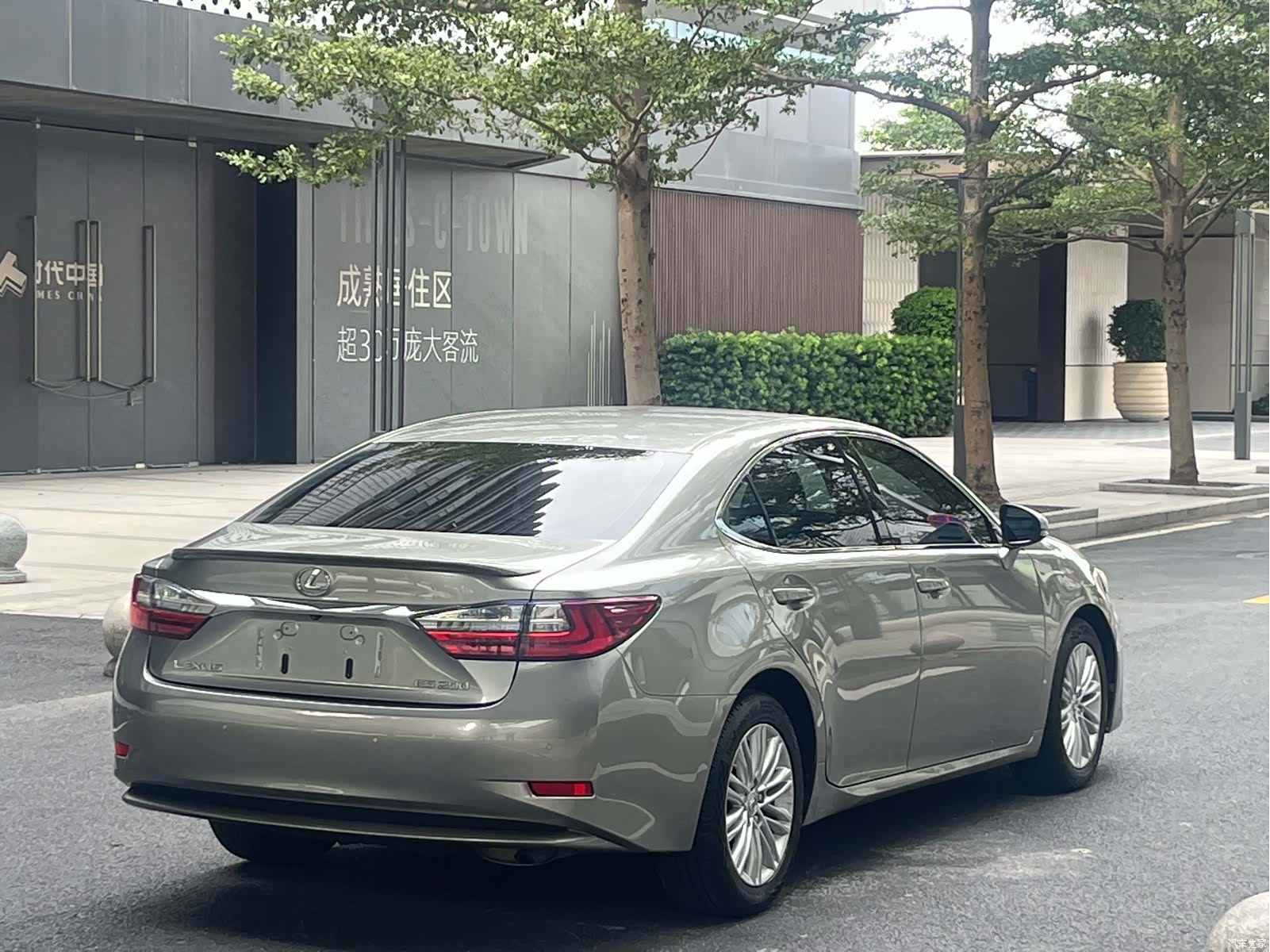 Lexus ES, 2018 все фото