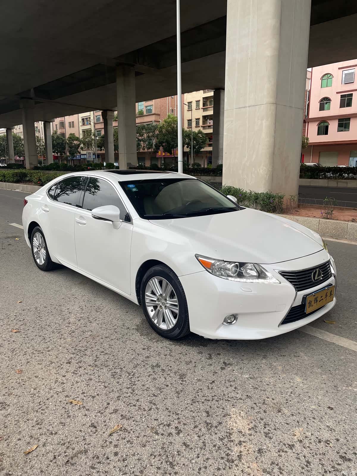 Lexus ES, 2015 3