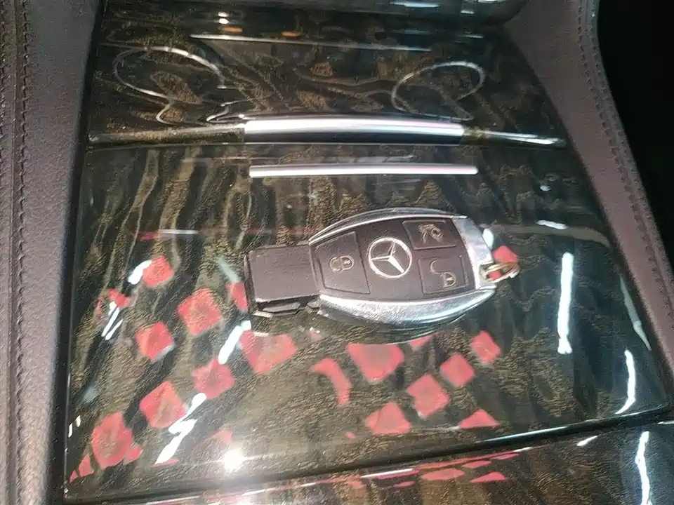 Mercedes-Benz CLS Mercedes-Benz CLS