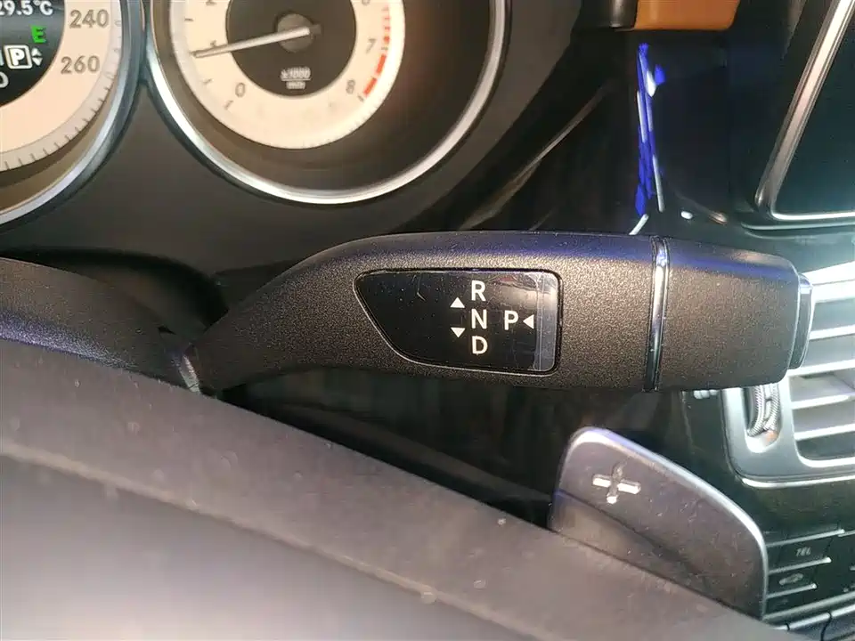 Mercedes-Benz CLS Mercedes-Benz CLS