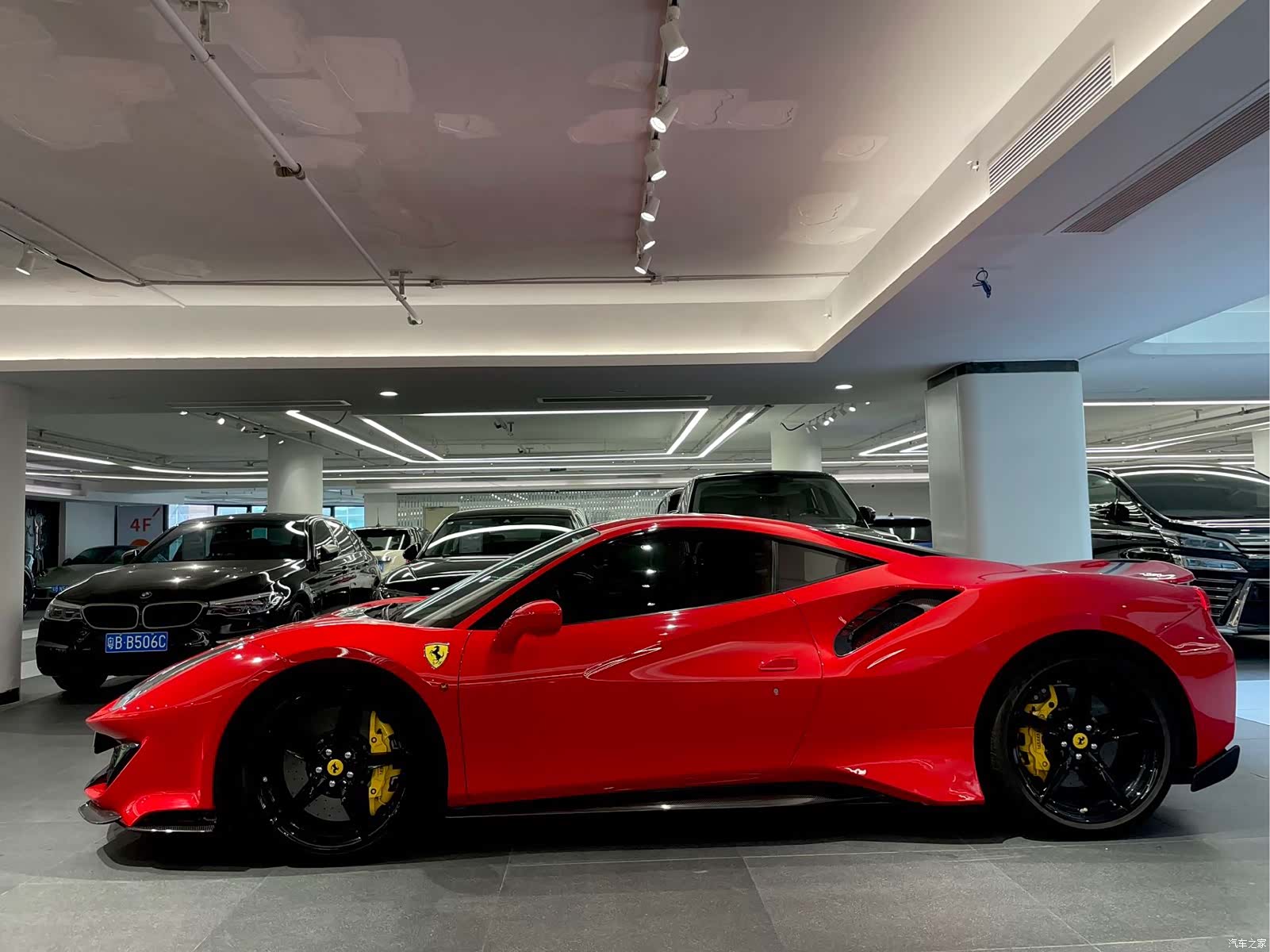 Ferrari 488, 2018 4
