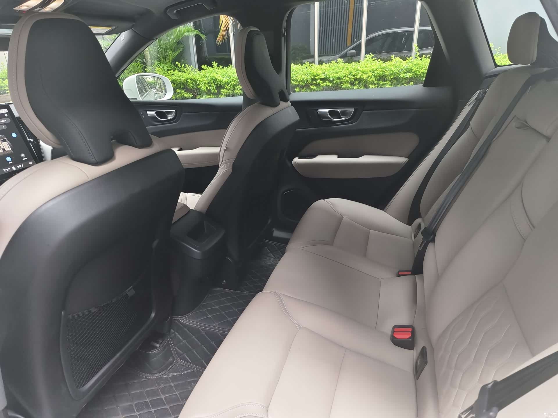Volvo XC60, 2025 6