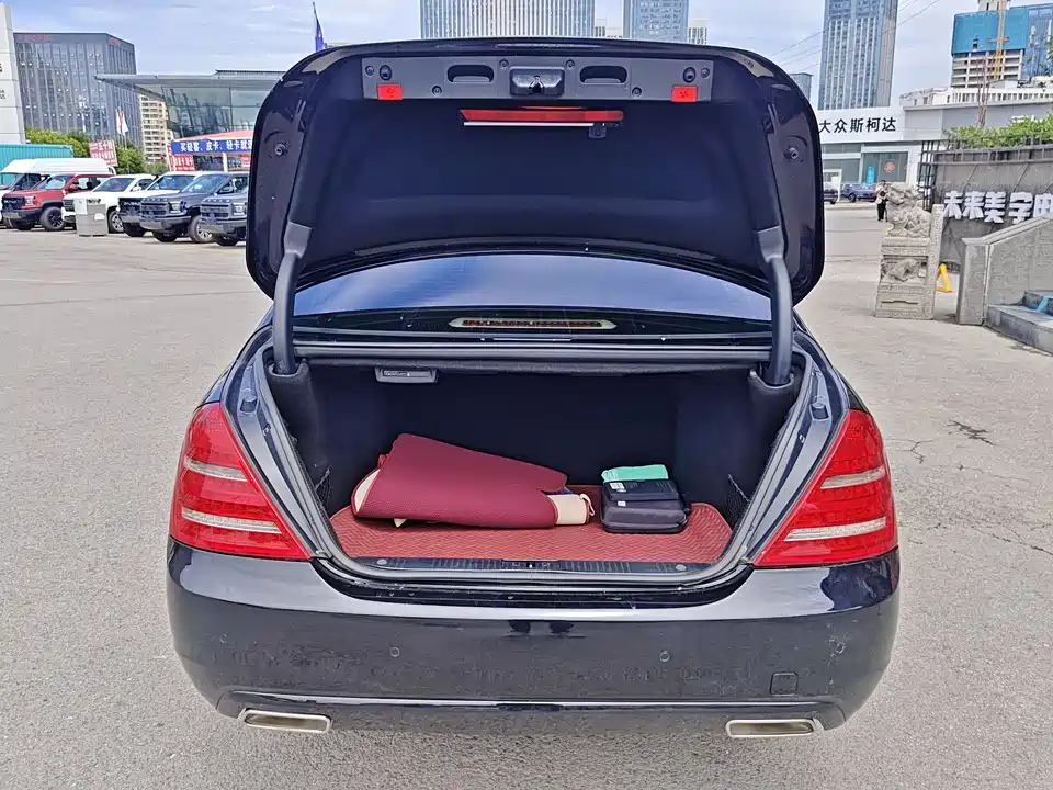 Mercedes-Benz S-class Mercedes-Benz S-class