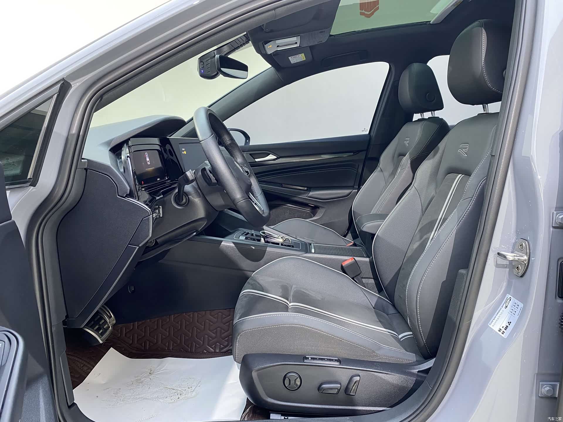 Volkswagen Golf, 2023 11