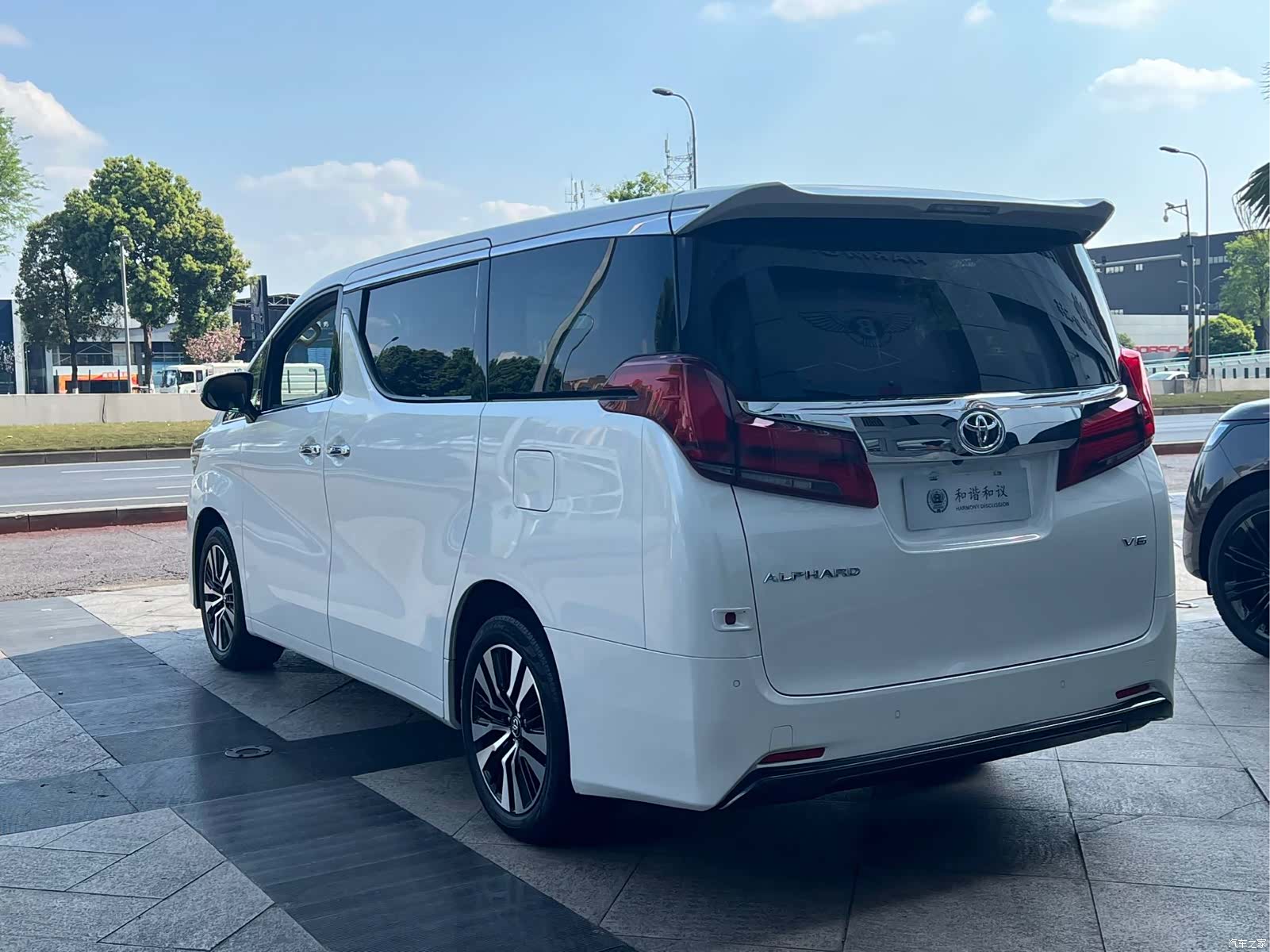 Toyota Alphard, 2019 13