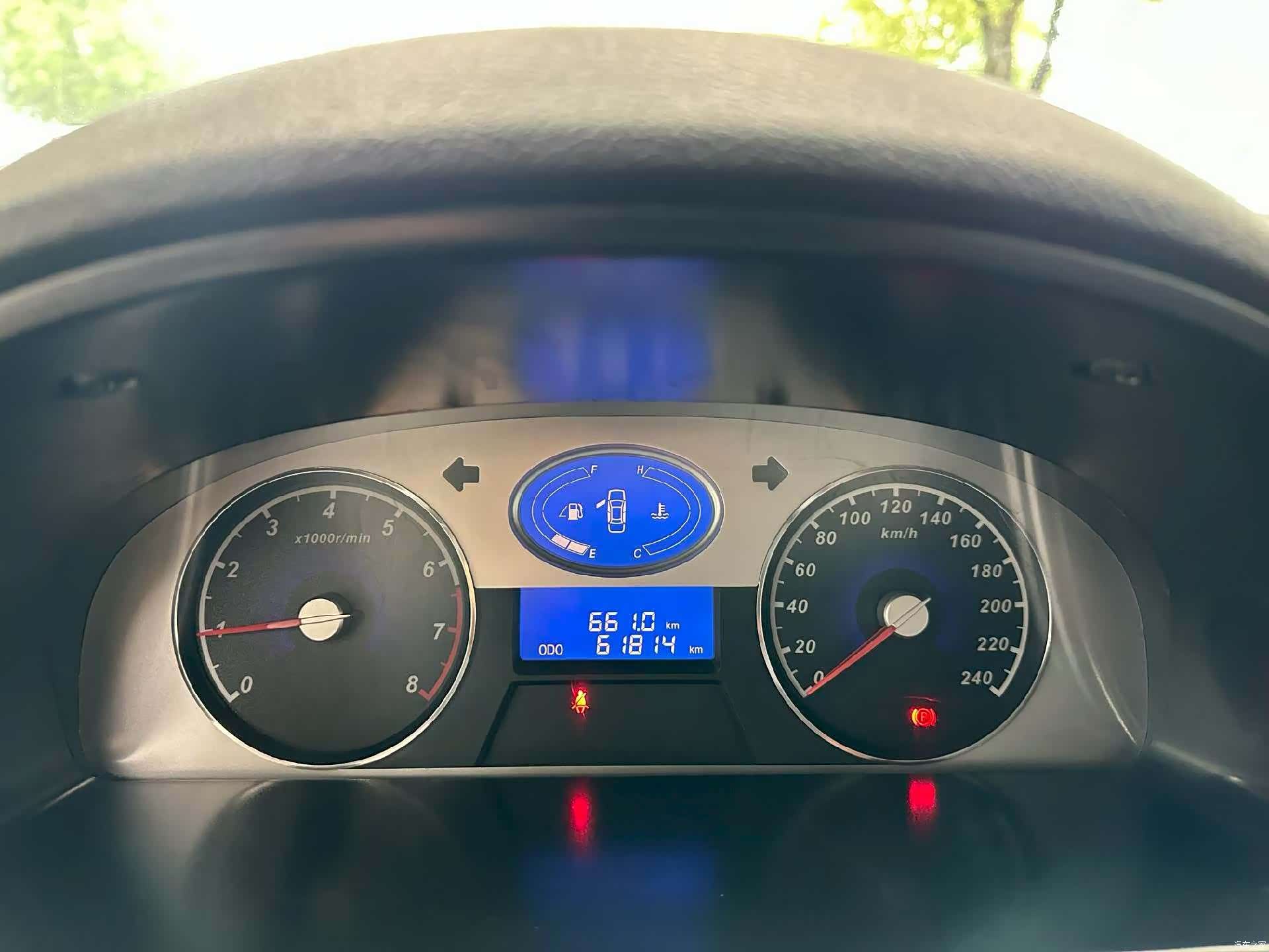 Geely Emgrand, 2012 6