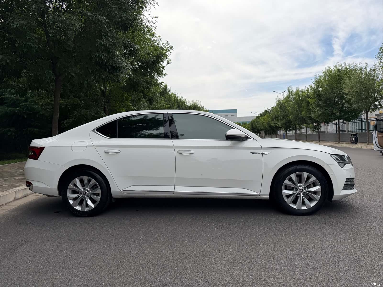 Skoda Superb, 2020 4