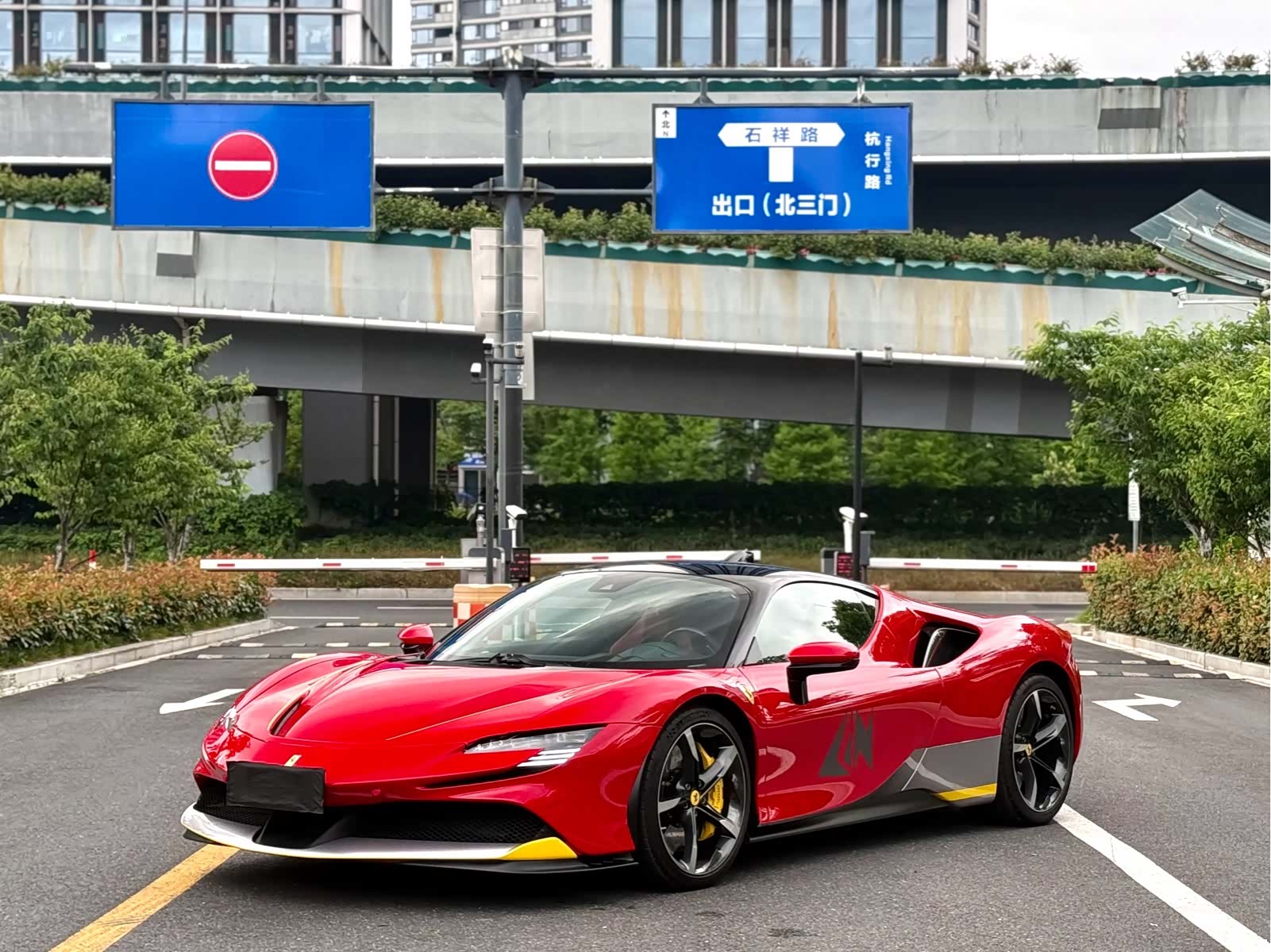 Ferrari SF90, 2023 3
