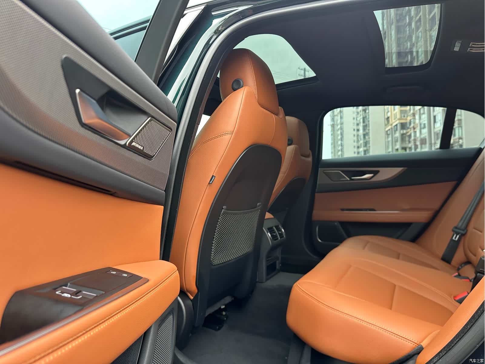 Land Rover XEL, 2025 10