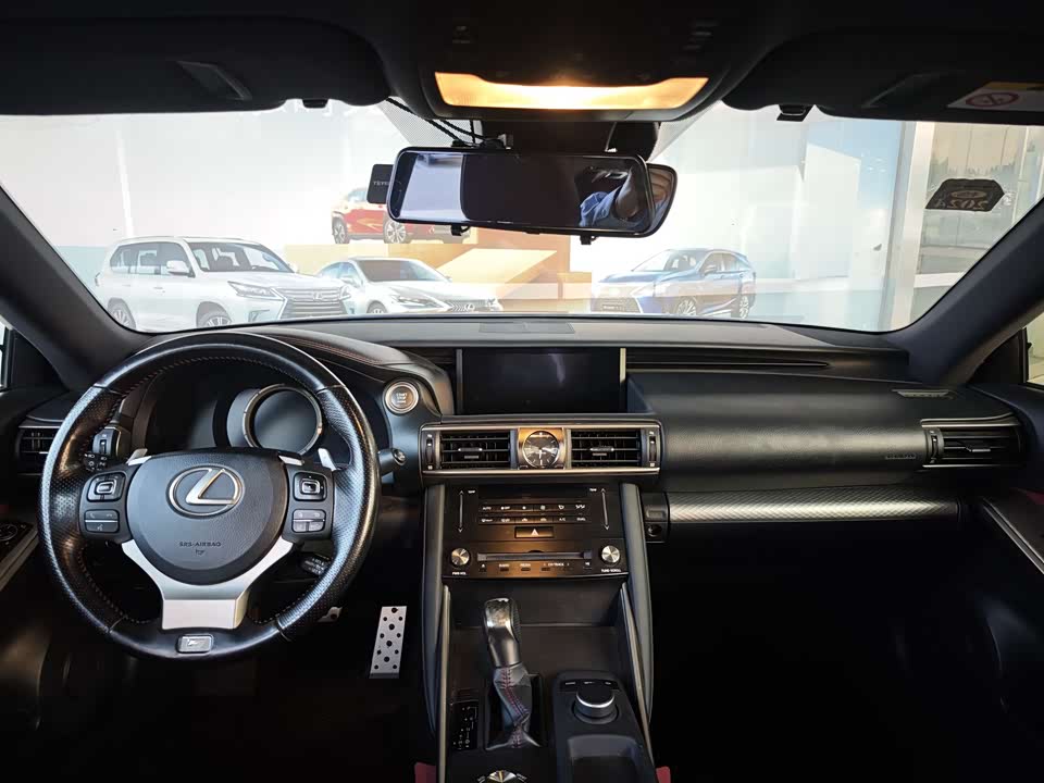 Lexus IS