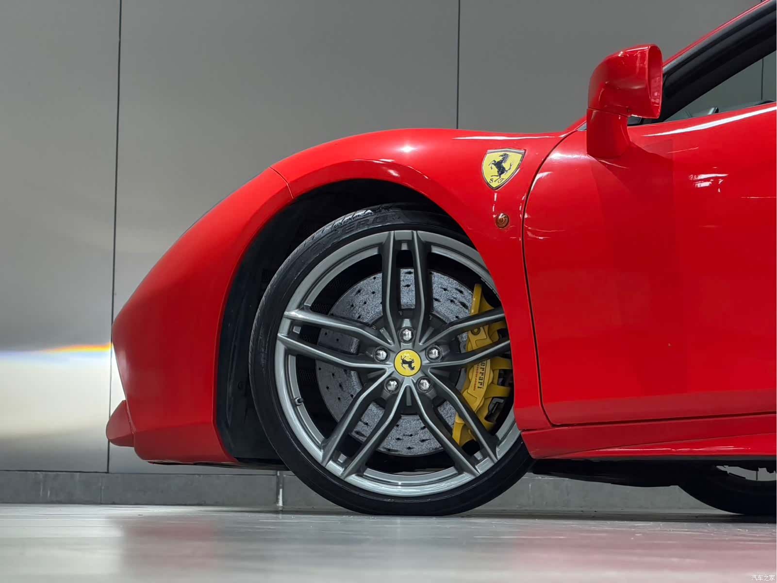 Ferrari 488, 2016 19