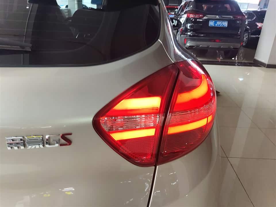 Geely Emgrand GS