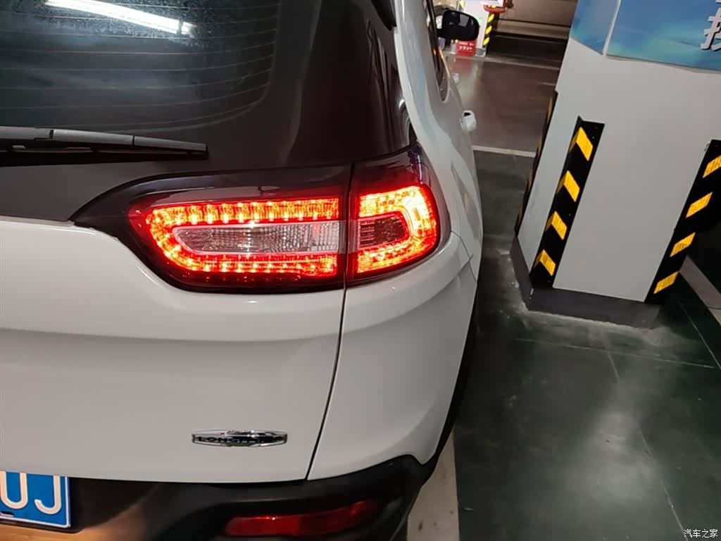 Jeep Cherokee, 2016 8