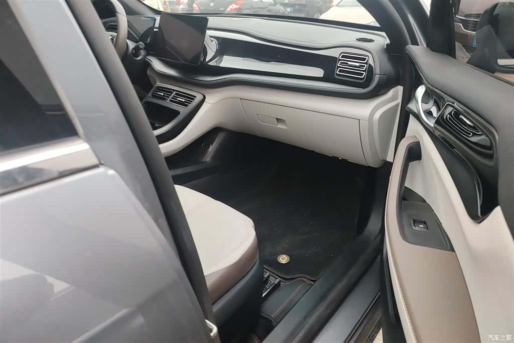 BYD Qin, 2024 8