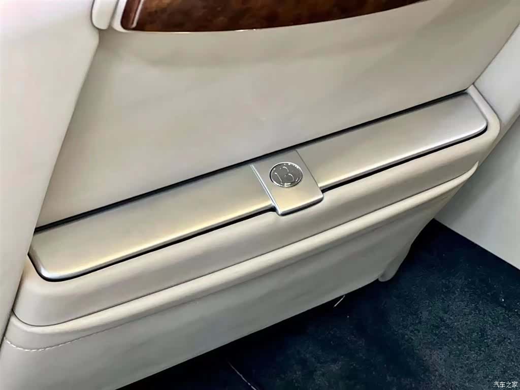 Bentley Flying Spur, 2017 8
